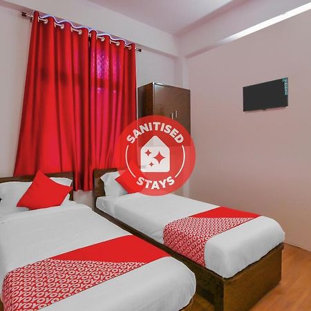 Oyo 17168 Hz Lodge Hyderabad Eksteriør bilde