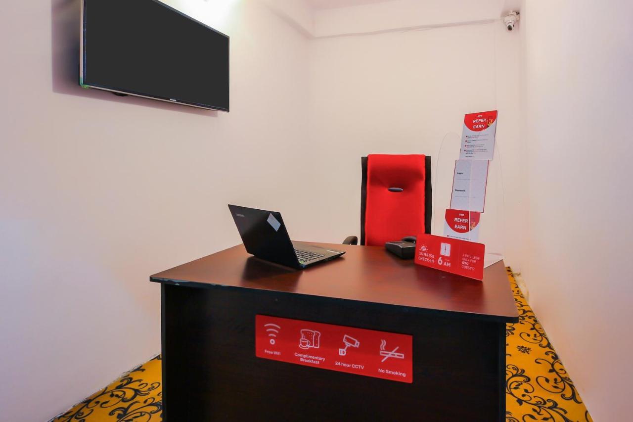 Oyo 17168 Hz Lodge Hyderabad Eksteriør bilde