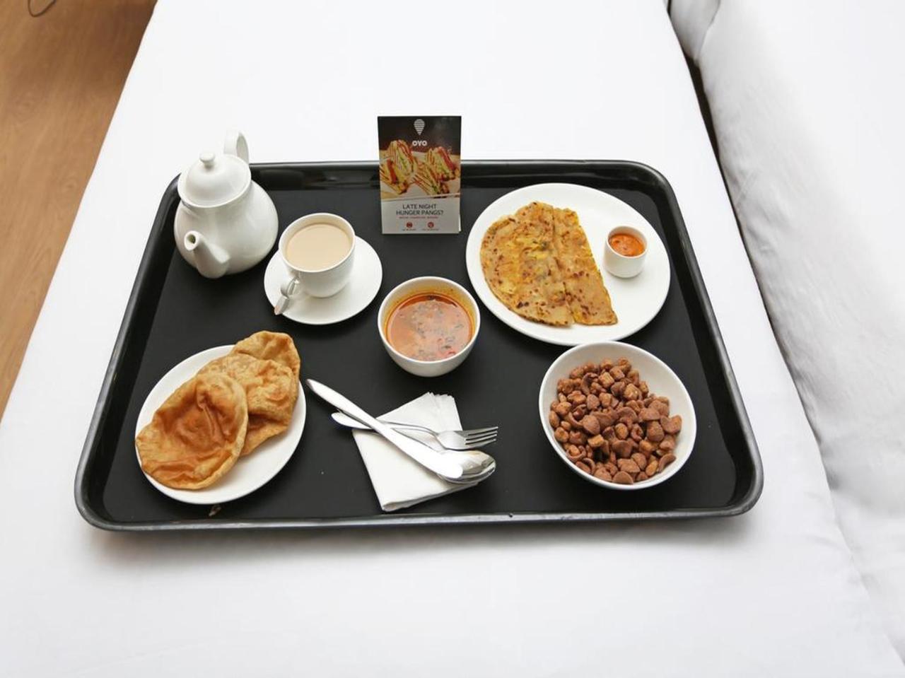 Oyo 17168 Hz Lodge Hyderabad Eksteriør bilde